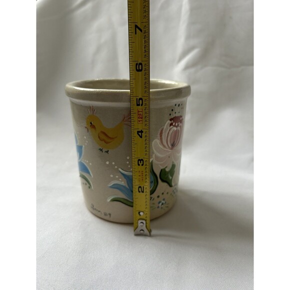 Vintage Hand Painted Small Crock Floral Signed & Dated “89” Unknown Maker - Picture 7 of 8